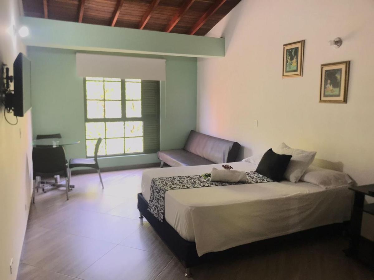 Apartahotel Avanti Medellin Exterior photo